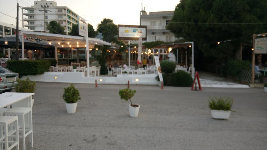 Villa George - Family Holidays Néa Mákri Exteriér fotografie